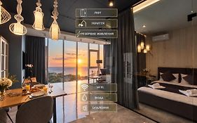 Gagarin Plaza Luxury Sea View Apartments